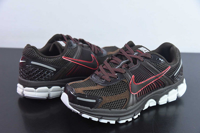 Nike Air Zoom Vomero 5