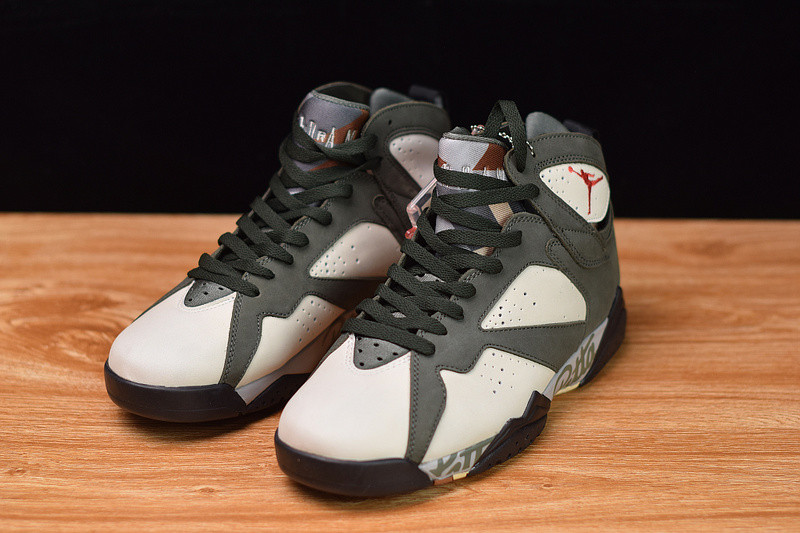 PATTA X AIR JORDAN 7 RETRO OG SP  “ICICLE” AT3375-100