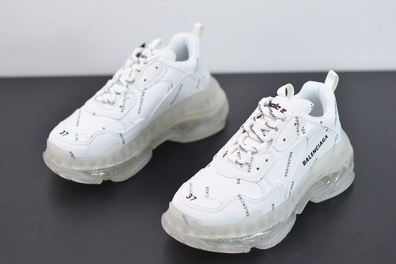 BC TRIPLE S TRAINER  524039 W09E1 2021