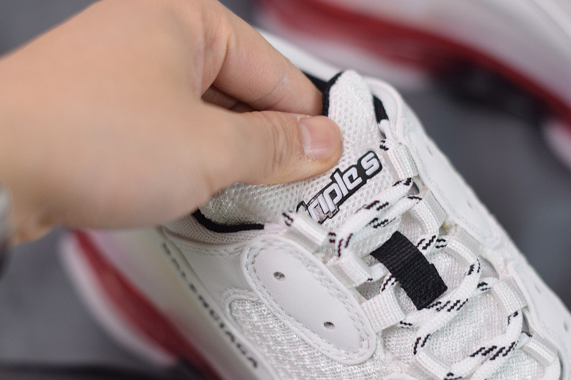 BC TRIPLE S TRAINER  0825 W09O1
