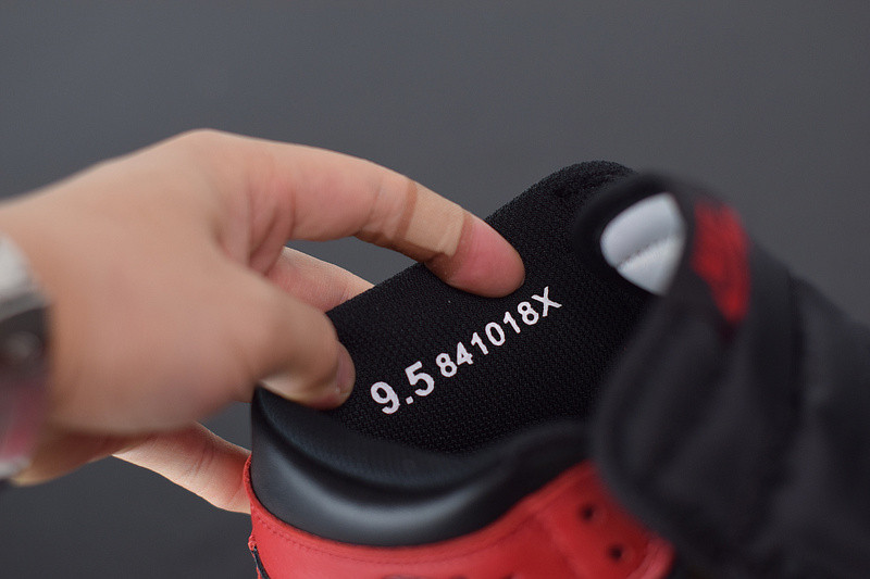 AIR JORDAN 1 RETRO HIGH OG "BANNED 2016 RELEASE" 555088-001