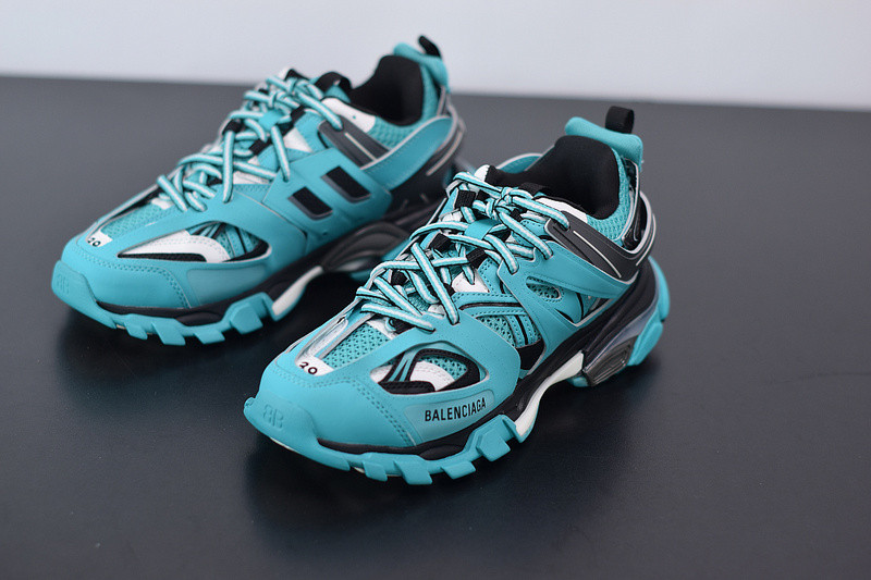 BC TRACK SNEAKER