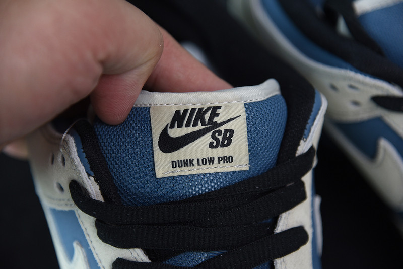 NIKE SB DUNK LOW LIGHT CREAM THUNDERSTORM BQ6817-200