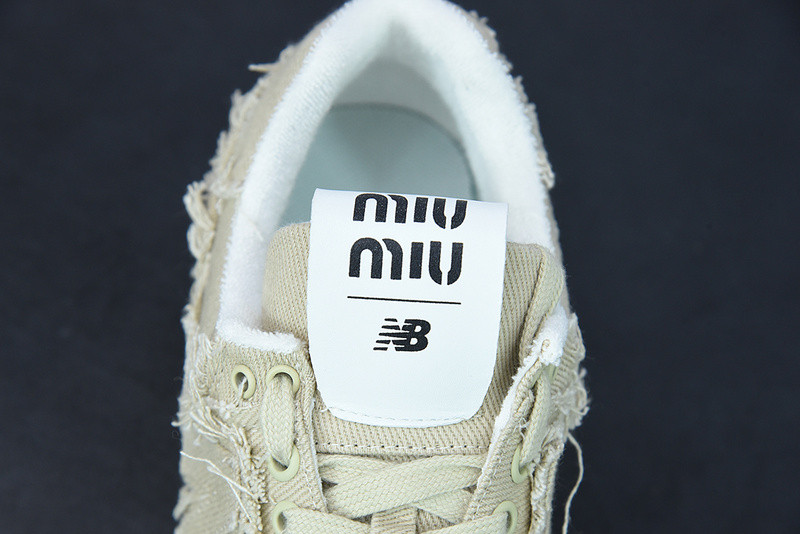 MIU MIU X NB 574 5E765D