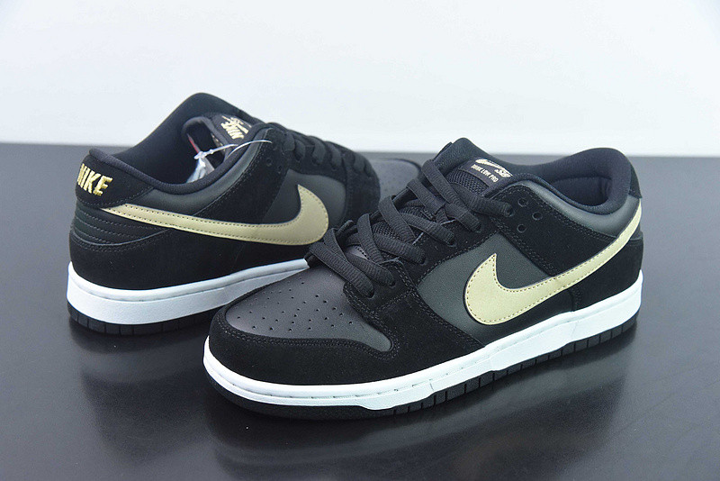 Nike SB Dunk Low Pro Takashi 304292-072