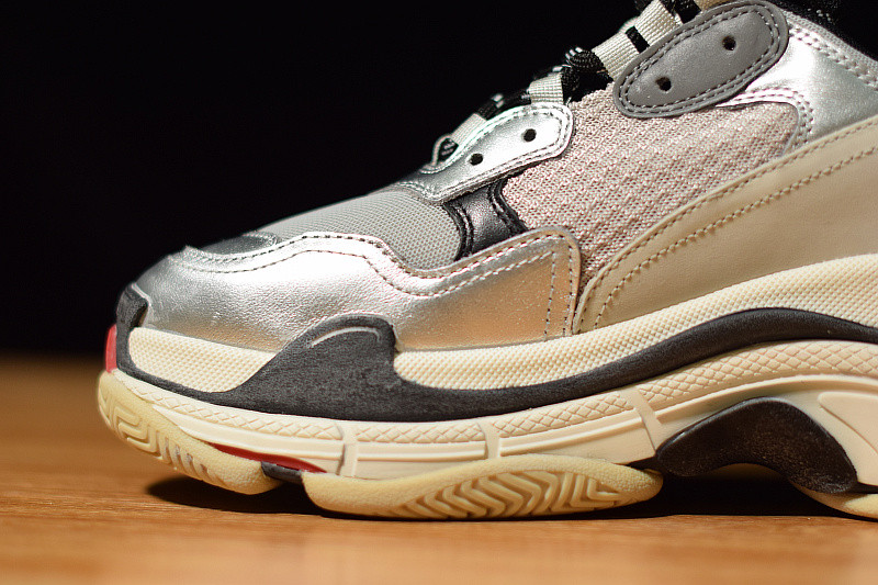 BC TRIPLE S TRAINER 512175 W0903 1081
