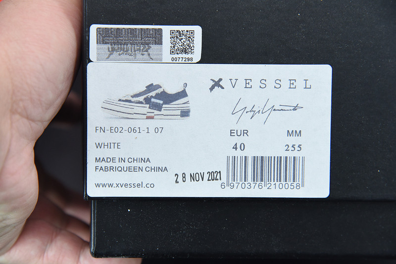 XVESSEL BLACK LACE-UP SNEAKERS