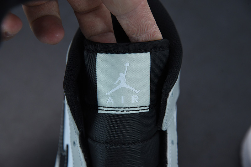 AIR JORDAN 1 MID LIGHT SMOKE GREY 554724-078