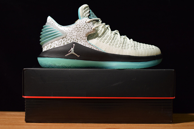 AIR JORDAN 32 LOW PF AH3347-101