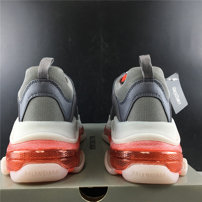 BC TRIPLE S TRAINER  541624 W09O1 2262