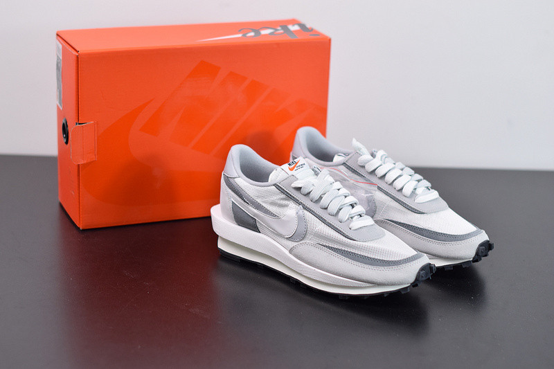 NIKE SACAI X LDV WAFFLE