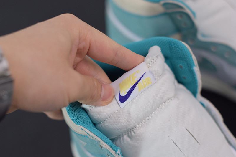 AIR JORDAN 1 RETRO HIGH OG "TURBO GREEN" 555088-311