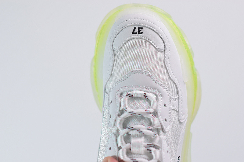 BC TRIPLE S TRAINER 544351 W09OA 0828