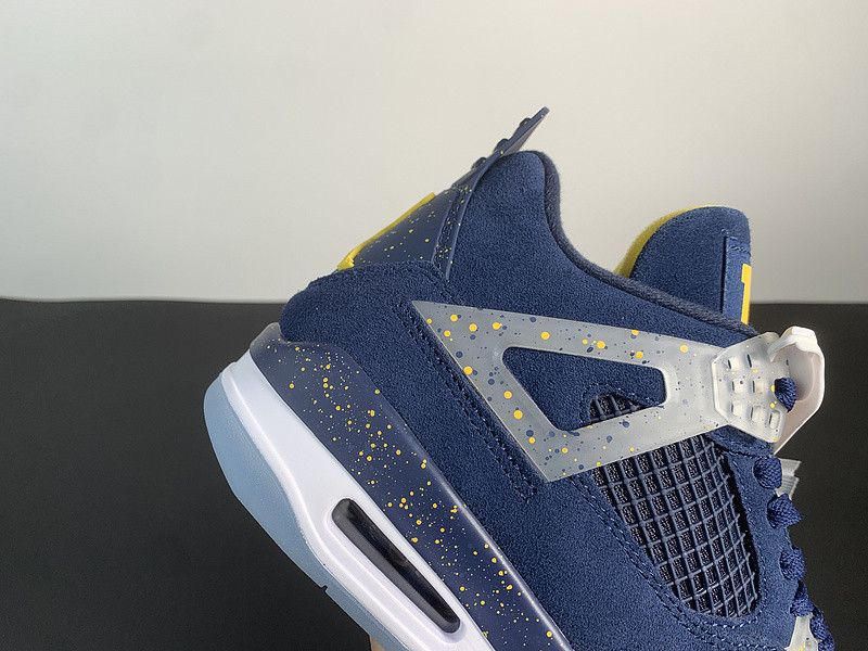 AIR JORDAN 4 RETRO 