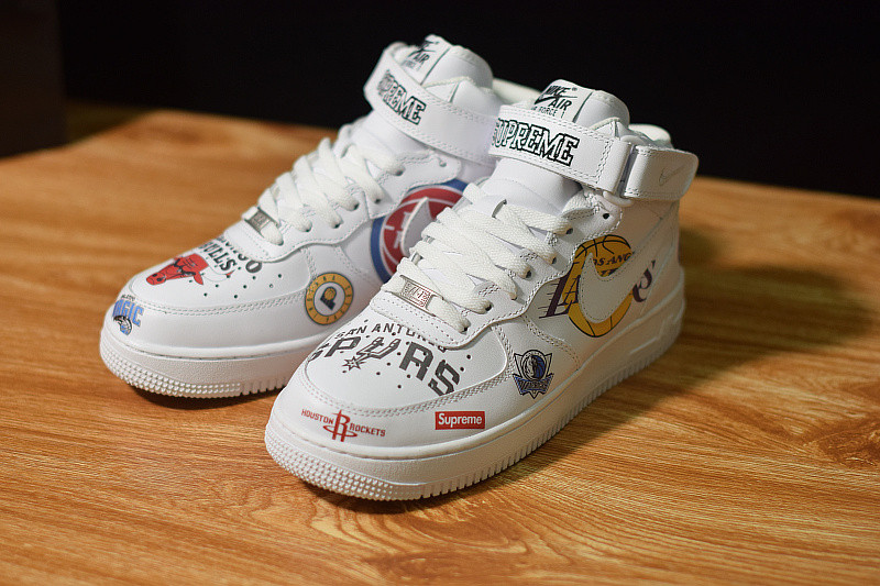 NIKE AIR FORCE 1 MID