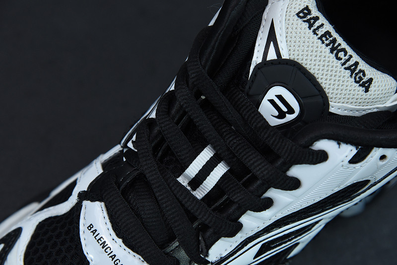 Ba*len*cia*ga runner sneaker