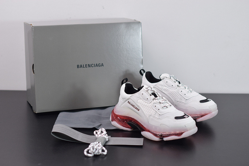 BC TRIPLE S TRAINER  0825 W09O1