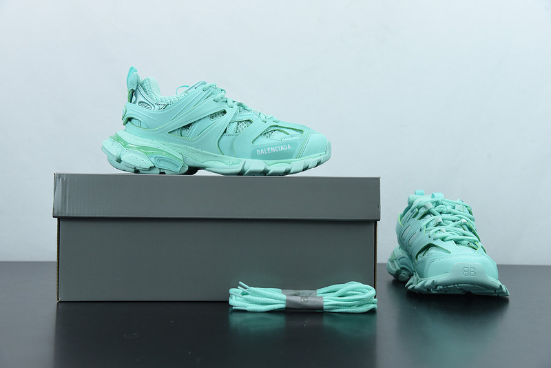 BC TRACK SNEAKER