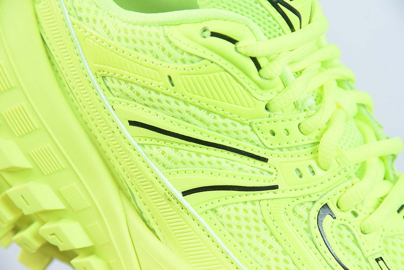 BC DEFENDER RUBBER PLATFORM SNEAKERS