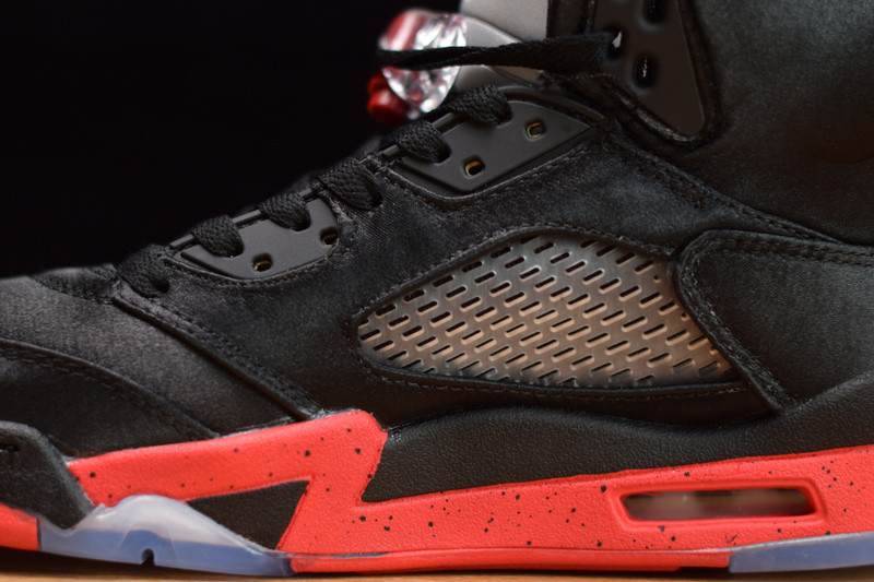 AIR JORDAN 5 RETRO "SATIN BRED" 136027-006