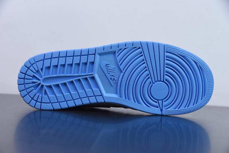 AIR JORDAN 1 HIGH OG “UNIVERSITY BLUE” DZ5485-400