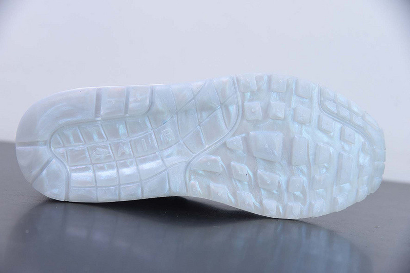 Nike Air Max 1 "Unlock Your Space" FN0608-101