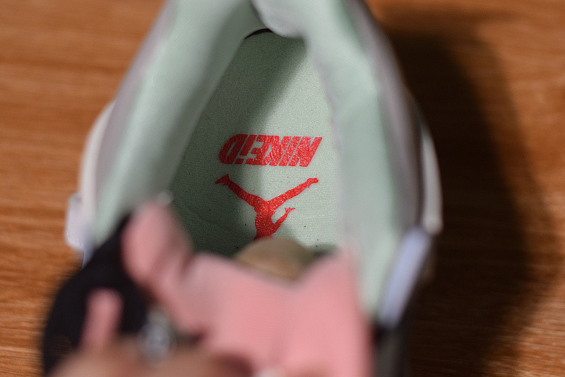 AIR JORDAN 4 RETRO “ENCORE” HAN YUBAI/LIGHT BEIGE/GREY 930115-001