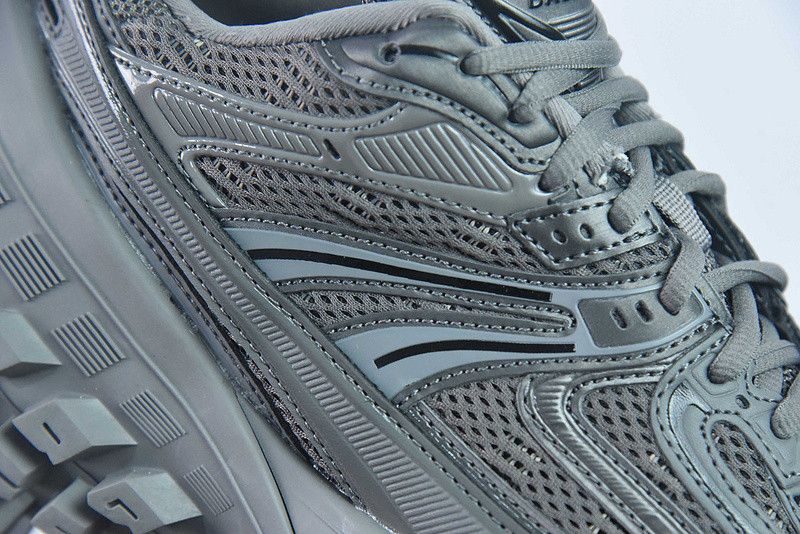 BC DEFENDER RUBBER PLATFORM SNEAKERS