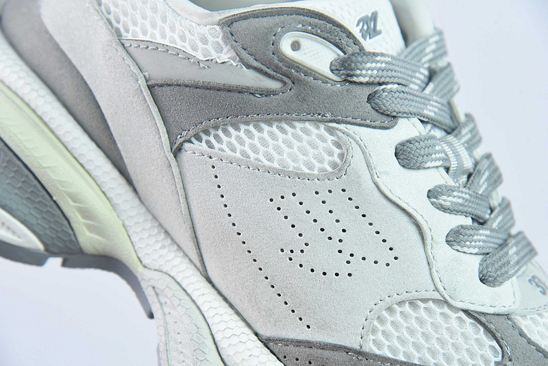 BC XL Sneakers