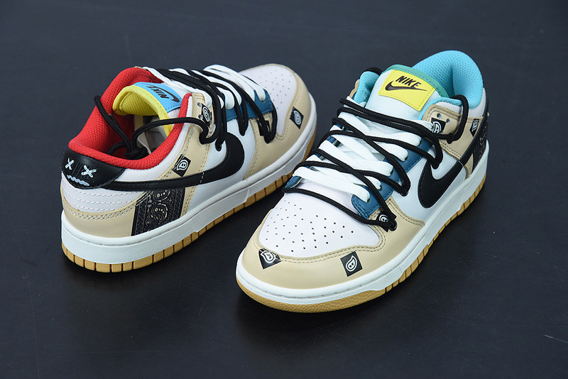 NIKE DUNK LOW SE "FREE .99“