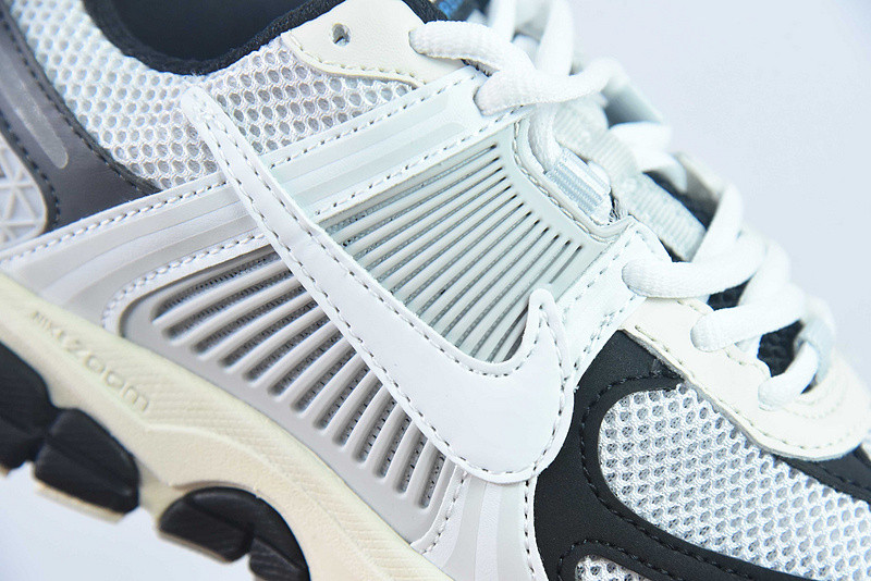 Nike Air Zoom Vomero 5