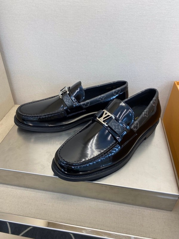 LVT shoes