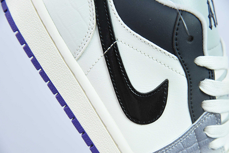 AIR JORDAN 1 LOW SE “PUNK ROCK” HF5759-101