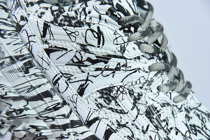 BC DEFENDER RUBBER PLATFORM SNEAKERS