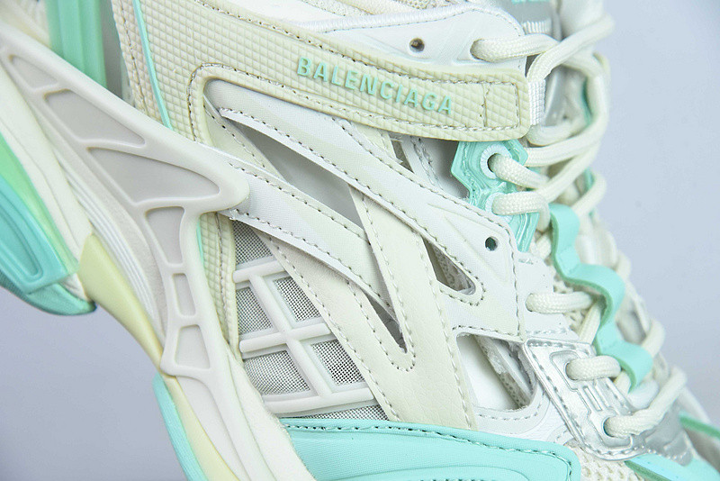 BC TRACK SNEAKER