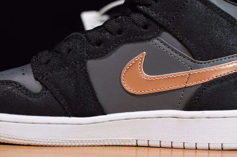 AIR JORDAN 1 RETRO HIGH GS 705300-006