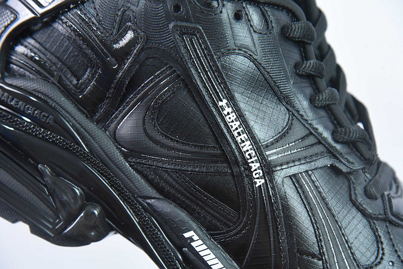 Ba*len*cia*ga runner sneaker