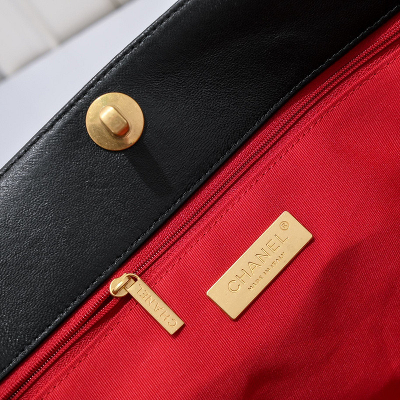 Ch*el purse