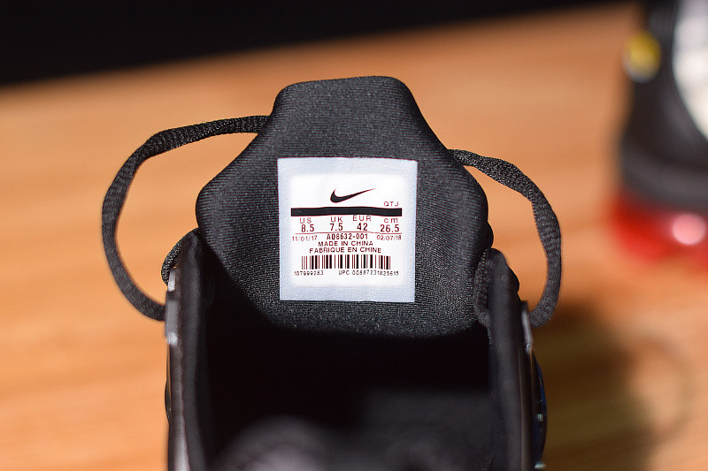 NIKE AIR VAPORMAX PLUS SHARK AQ8632-001