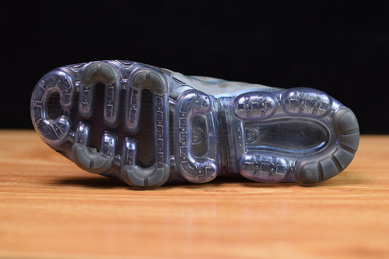 NIKE AIR VAPORMAX 2019 THROWBACK FUTURE AR6631-001