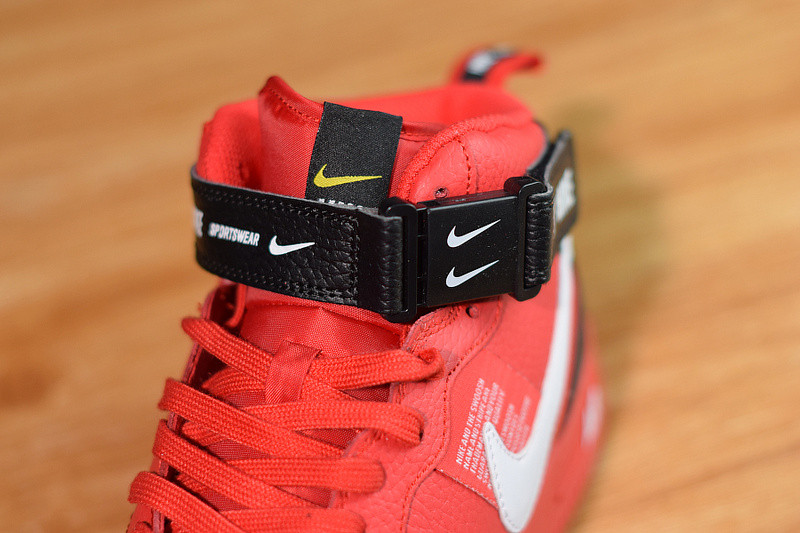 NIKE AIR FORCE 1 MID