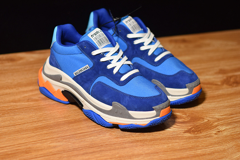 BC TRIPLE S TRAINER ROYALMONTH 483565 W06E1 1022