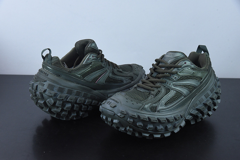 BC DEFENDER RUBBER PLATFORM SNEAKERS