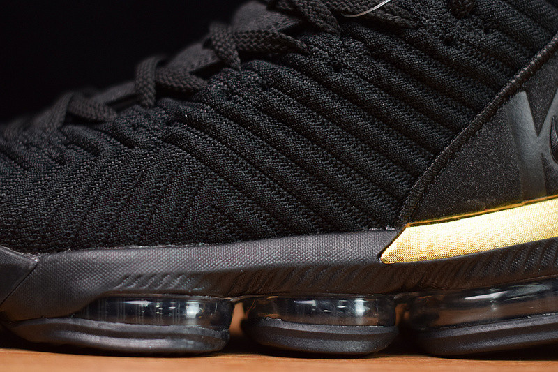 NIKE LEBRON 16 DRESSED FOR A KING BQ5970-007