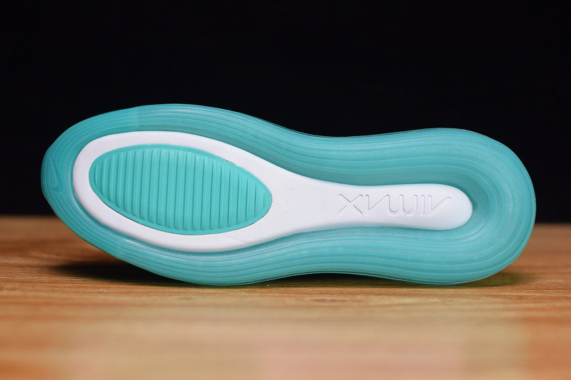 NIKE AIR MAX 720