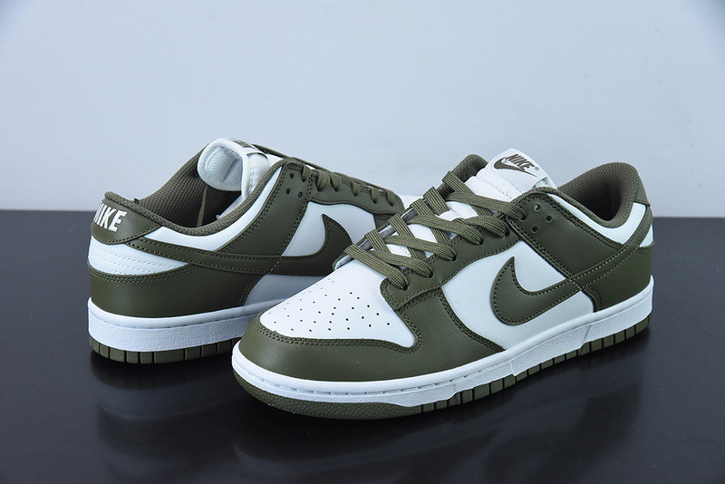 NIKE WMNS DUNK LOW
