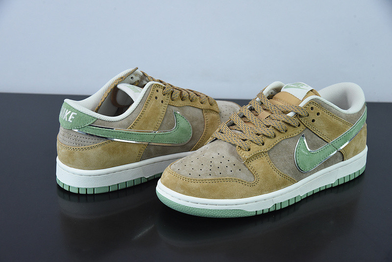 Otomo Katsuhiro x Nike SB Dunk Low Steamboy OST Brown ST1391-202