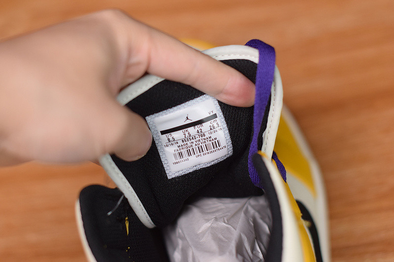 AIR JORDAN 1 MID SE "LAKERS" 852542-700