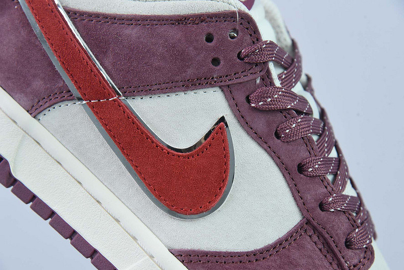 Otomo Katsuhiro x NIKE SB Dunk Low "Steamboy OST" DA8863-082