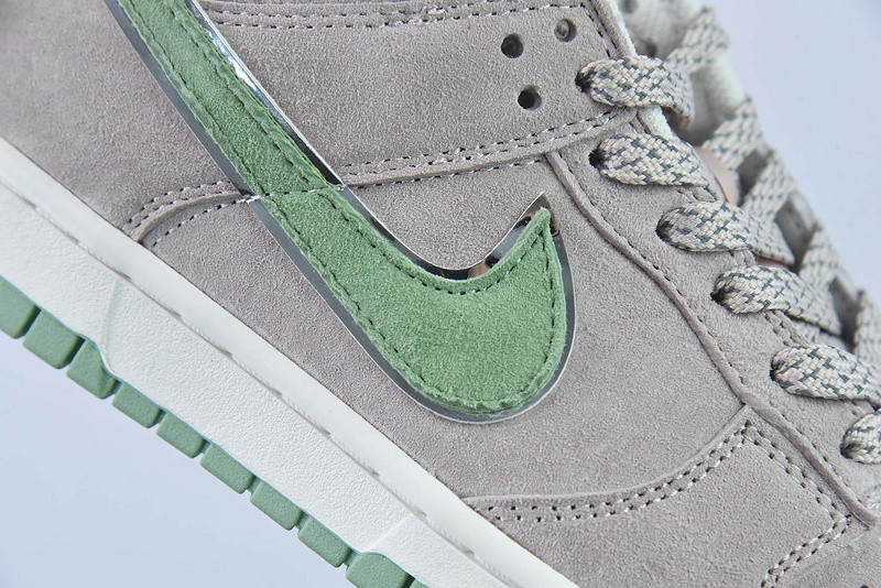 Otomo Katsuhiro x Nike SB Dunk Low ST1391-207